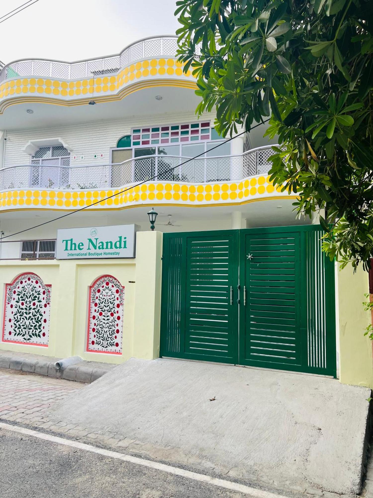 The Nandi International Boutique Homestay Varanasi Exterior photo
